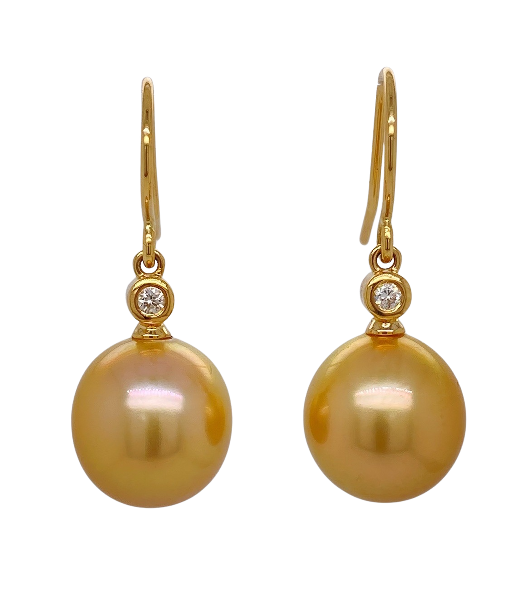 18ct Yellow Gold South Sea Pearl and Diamond Earrings. EP1