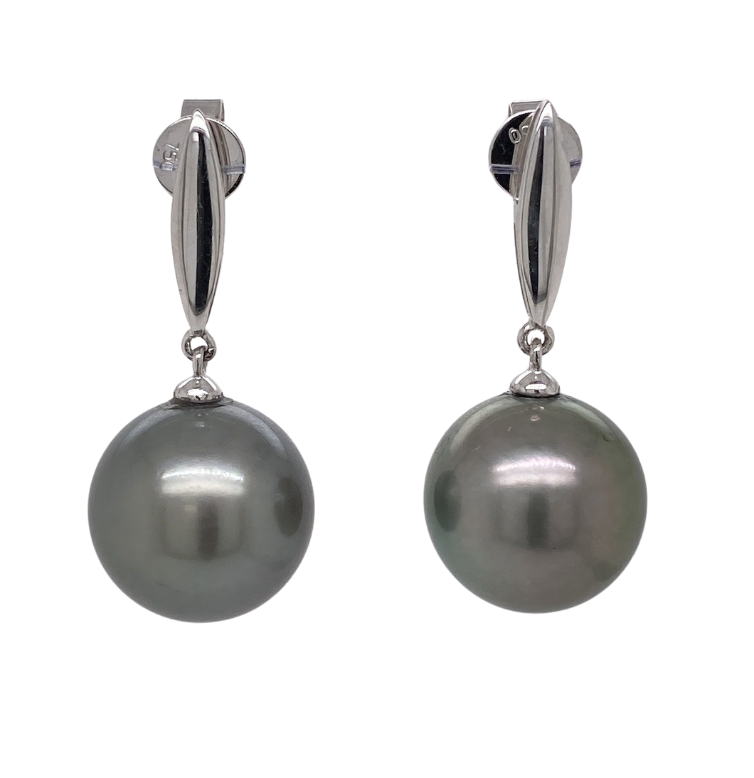 18ct White Gold Tahitian Pearl Stud Earrings. EP3