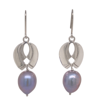 Load image into Gallery viewer, Sterling Silver Freshwater Pearl Dixie Earrings. J678
