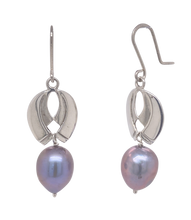 Load image into Gallery viewer, Sterling Silver Freshwater Pearl Dixie Earrings. J678
