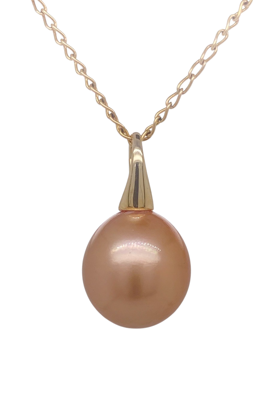 9ct Yellow Gold South Sea Pearl Pendant. EP8