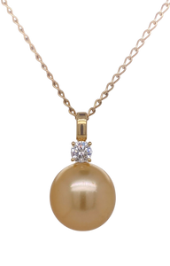 18ct Yellow Gold South Sea Pearl and Diamond Pendant. EP5