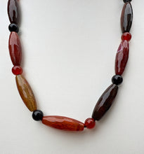 Load image into Gallery viewer, Sterling Silver Agate necklace. JA1
