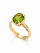 Load image into Gallery viewer, 9ct Yellow Gold Oval Claw Set Peridot Ring. GA-567
