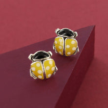 Load image into Gallery viewer, Taratata Cox Stud Earrings. 04913-10Y
