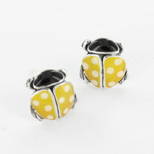 Load image into Gallery viewer, Taratata Cox Stud Earrings. 04913-10Y

