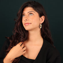 Load image into Gallery viewer, Taratata Art Nouveau Earrings. 10782-20M
