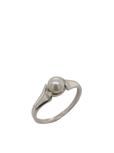 Sterling Silver and Pearl Jane Ring J32