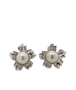 Sterling Silver and Pearl Daisy Studs J97