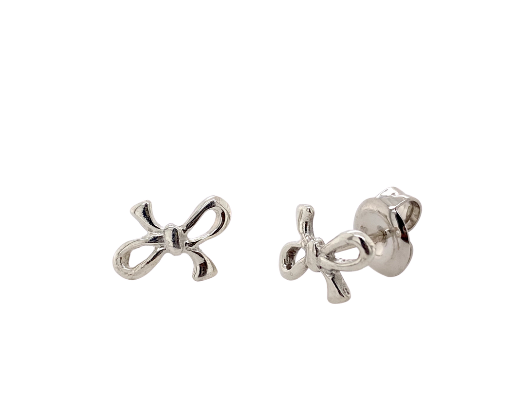 Sterling Silver Bow Studs J96