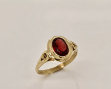 Load image into Gallery viewer, 9ct Gold Gemstone Swete Ring J1
