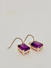 Load image into Gallery viewer, 9ct Gold Gemstone Geisen Earrings J501
