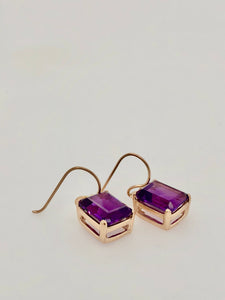 9ct Gold Gemstone Geisen Earrings J501