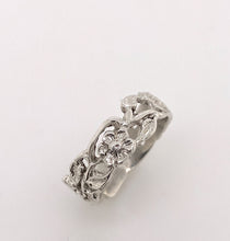 Load image into Gallery viewer, Sterling Silver Ring. J55
