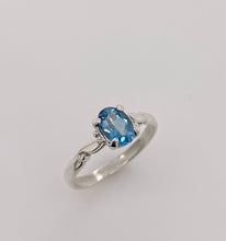 Load image into Gallery viewer, Sterling Silver Gemstone Ring. J354
