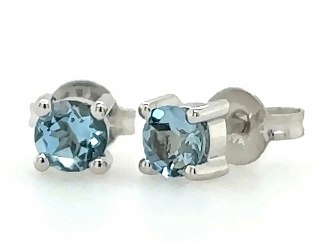 9ct White Gold Aquamarine Studs M.M E20