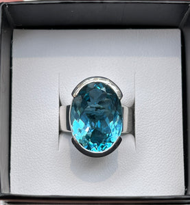 Sterling Silver Blue Topaz Ring. HIM46