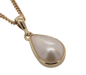 9ct Yellow Gold Cultured Mabe Pearl Pendant. GA-66