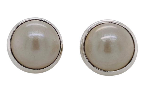 Sterling Silver Pearl Stud Earrings. GA-52